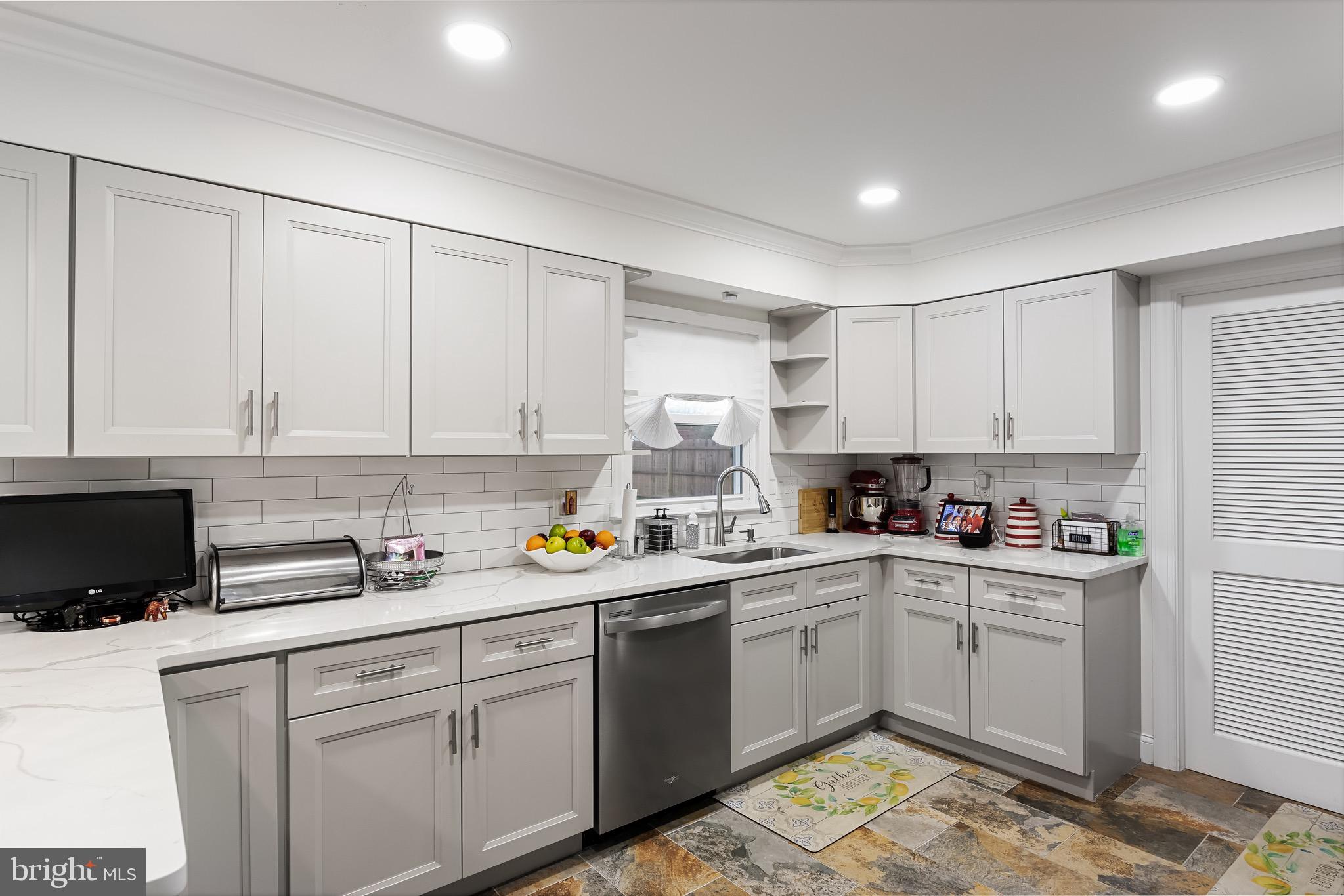 24 Minstrel Ln