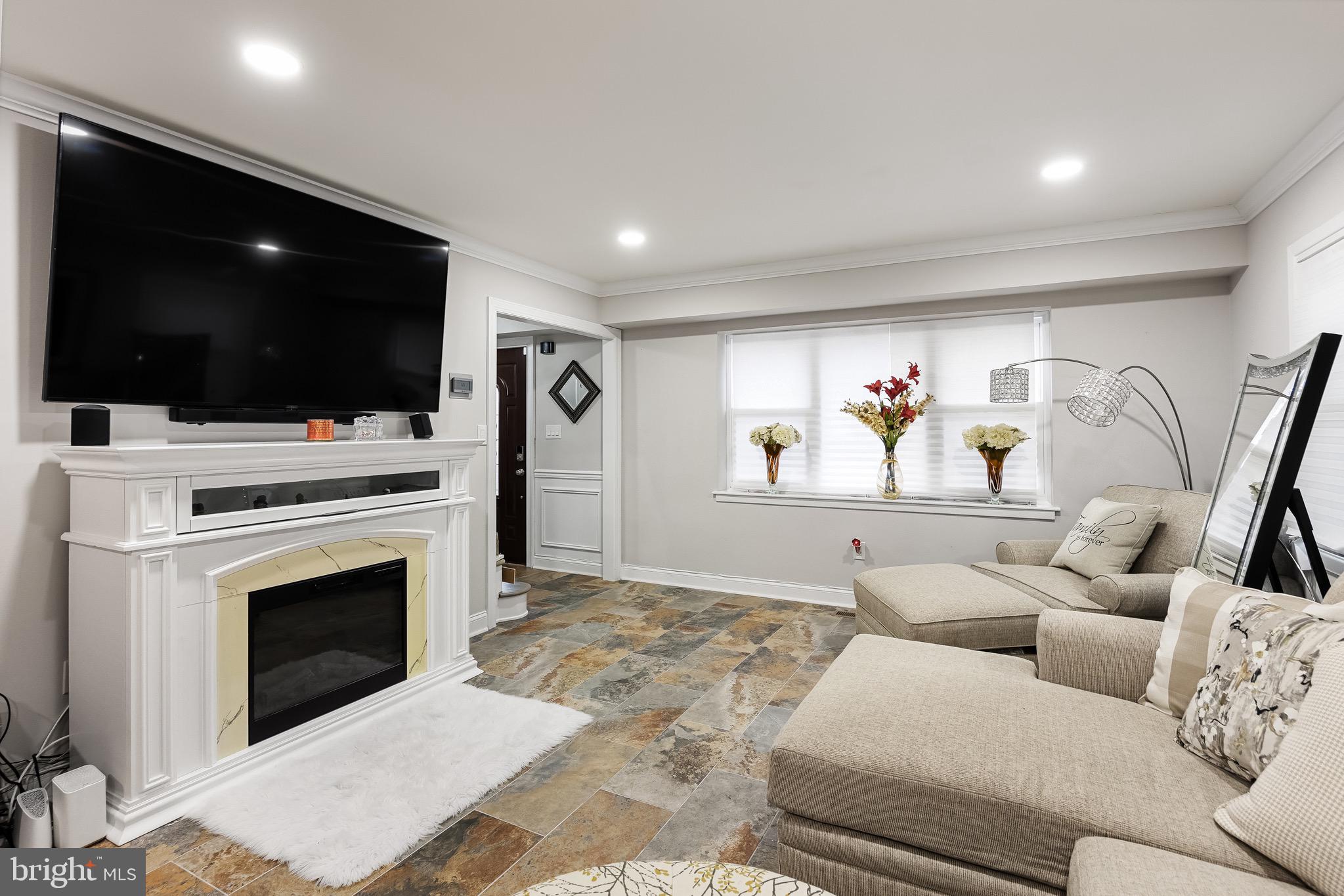 24 Minstrel Ln
