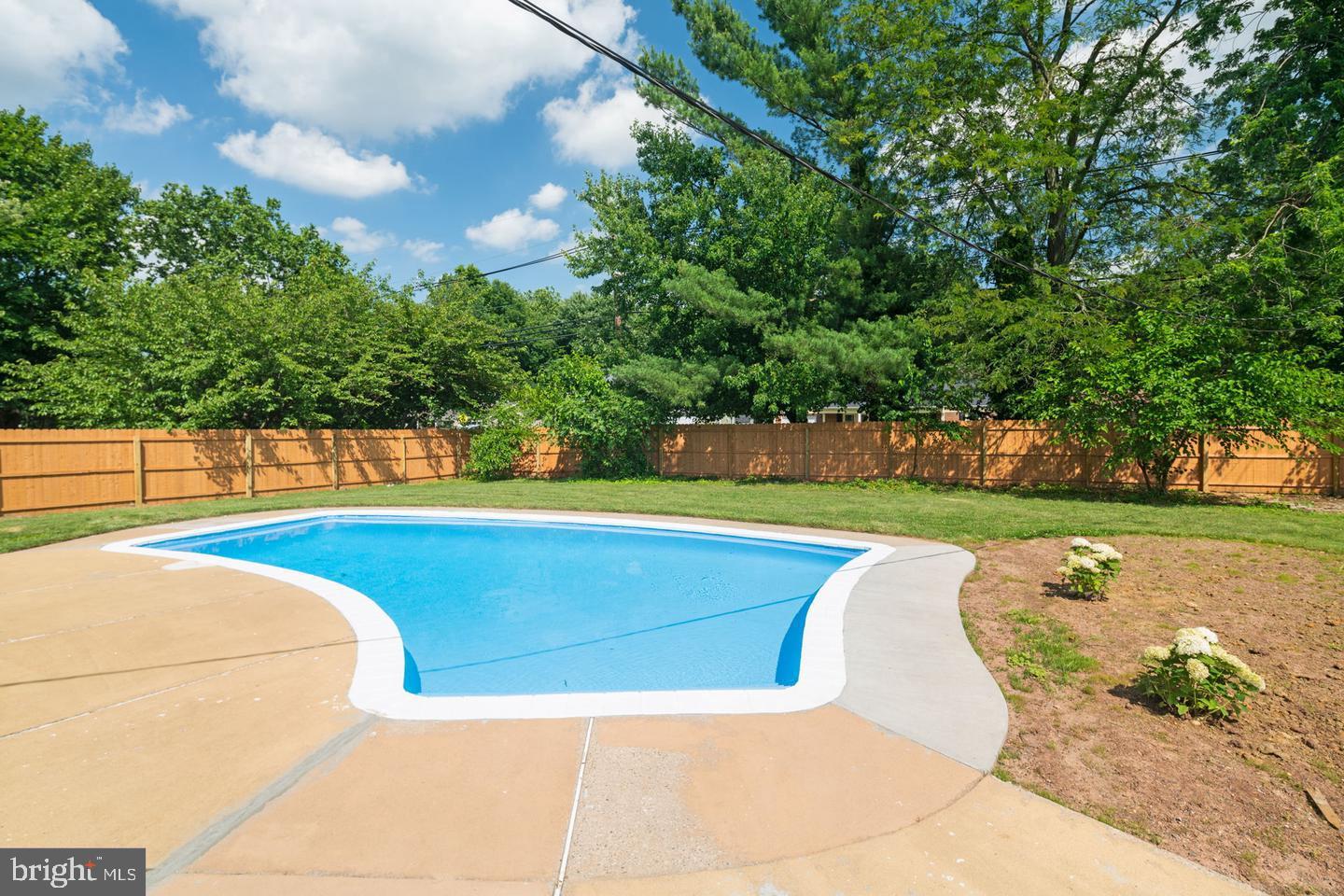 24 Minstrel Ln