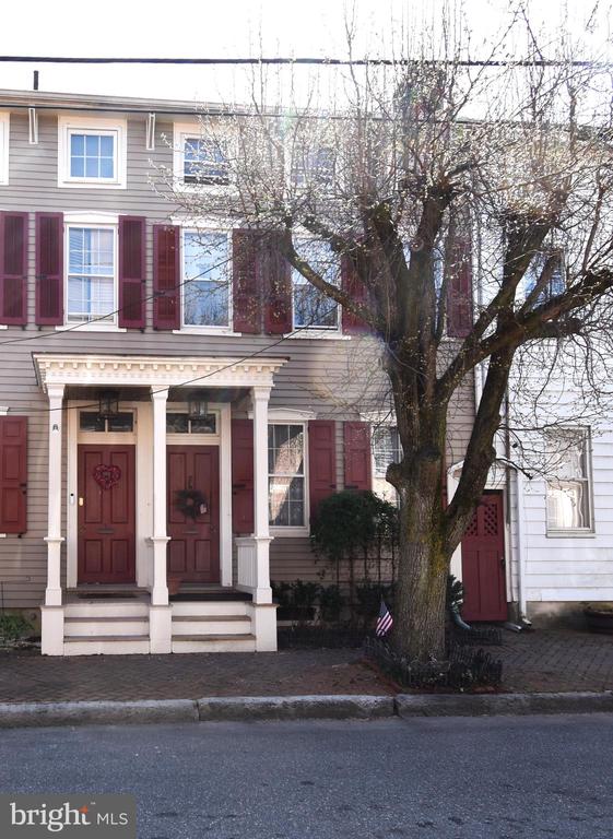 122 E Union St