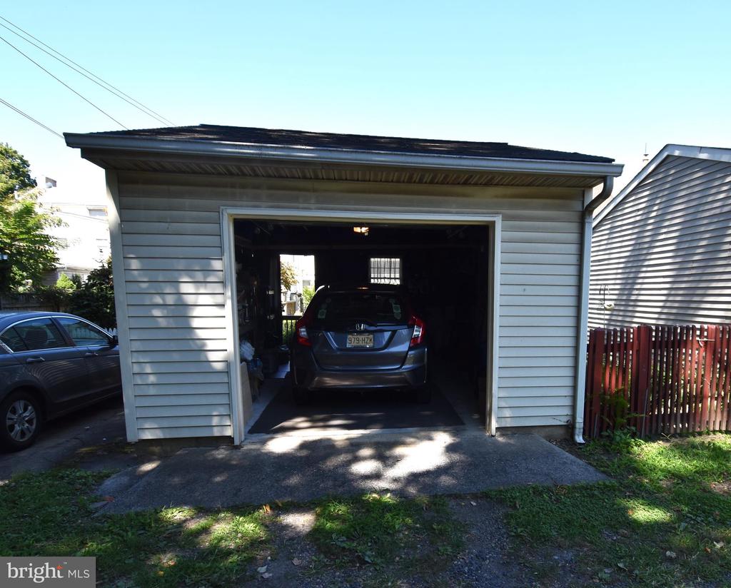 122 E Union St