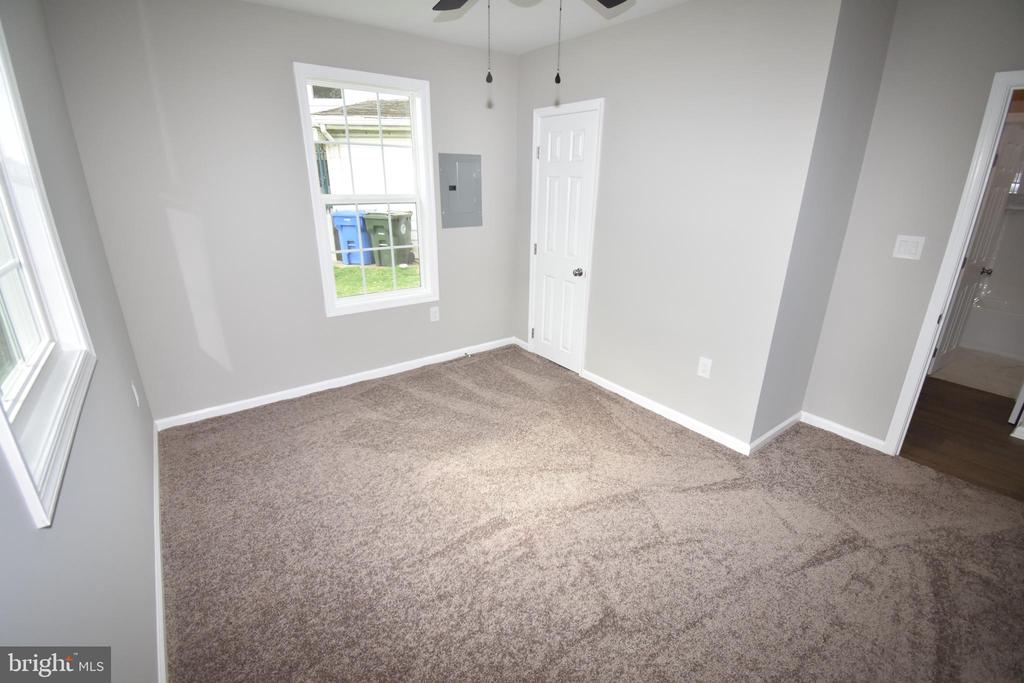 917 Mount Rd