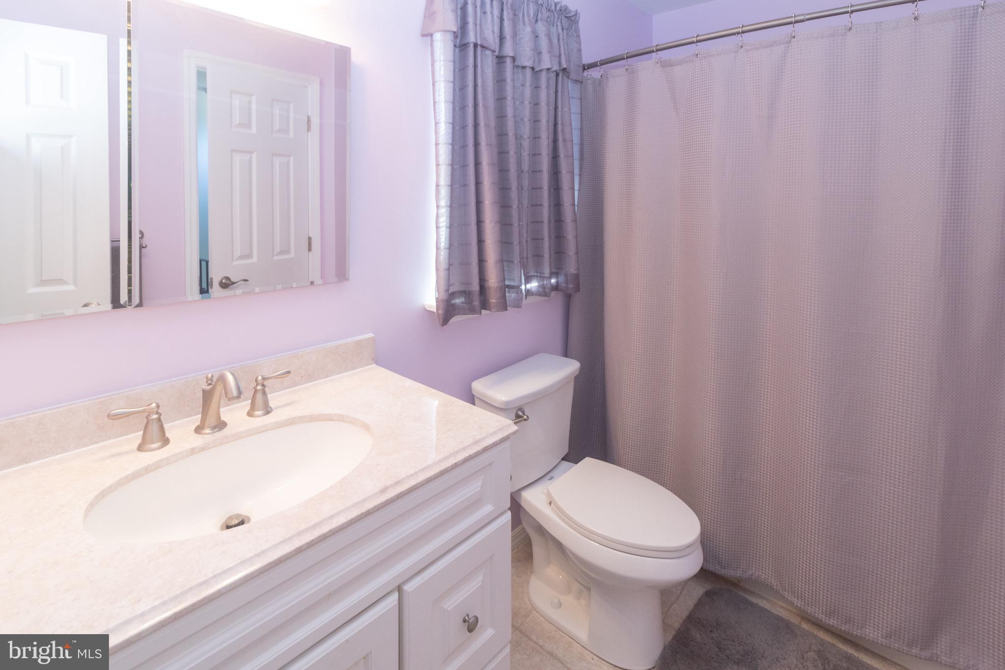 28 Greenwich Dr