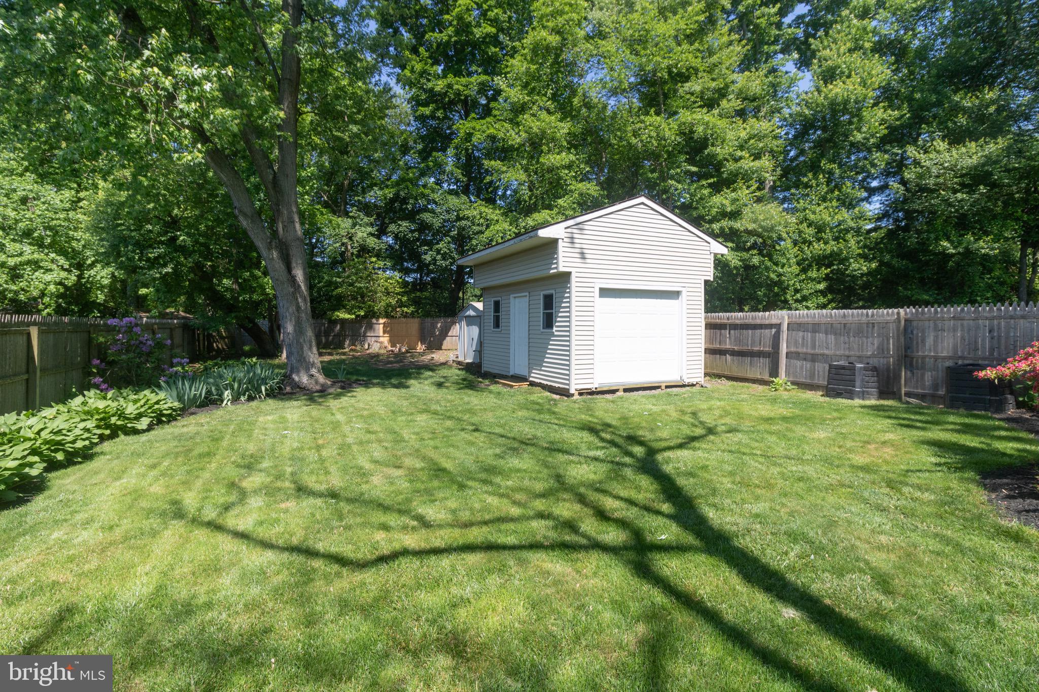 28 Greenwich Dr