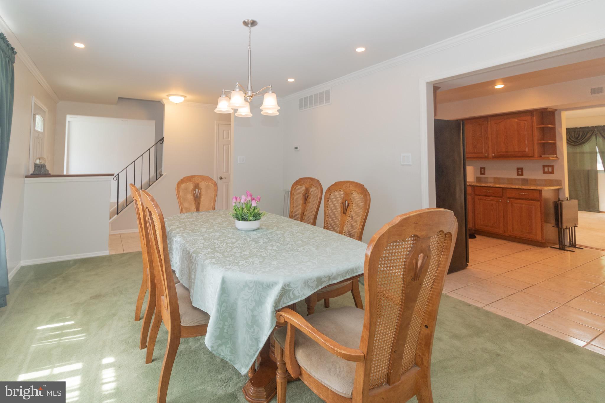28 Greenwich Dr