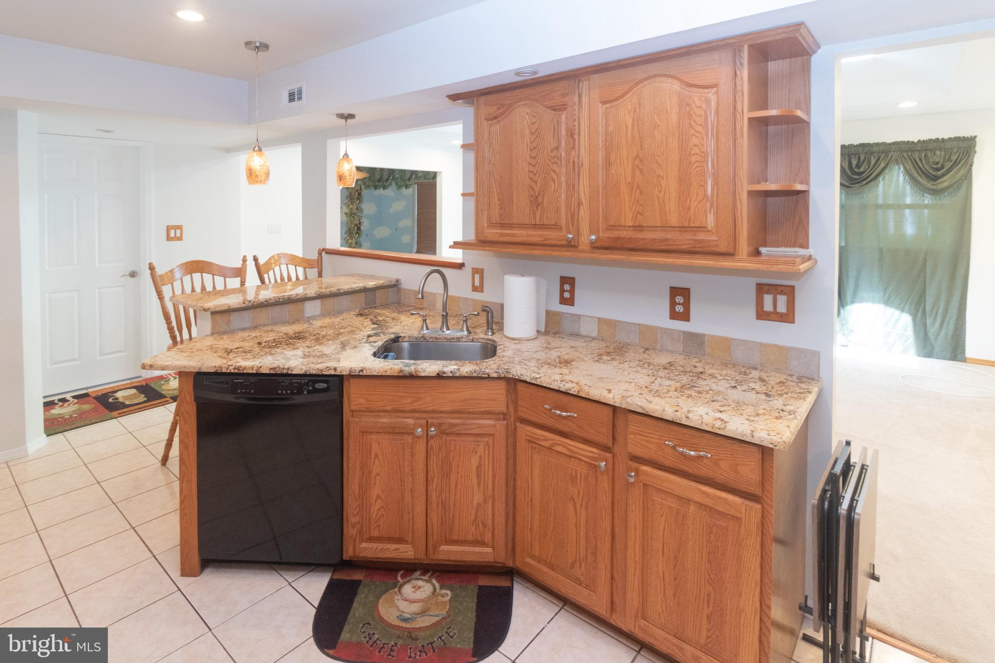 28 Greenwich Dr