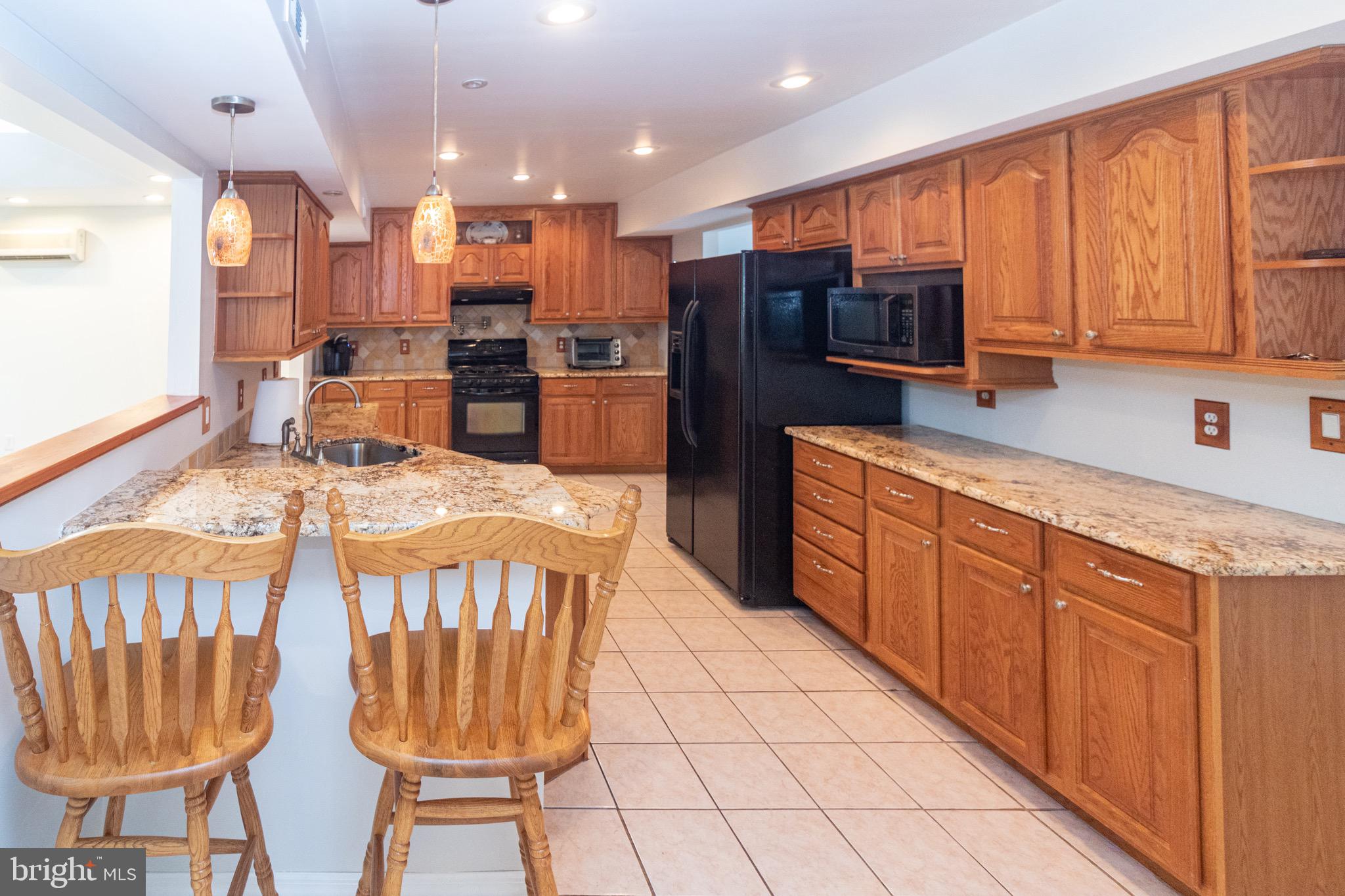 28 Greenwich Dr