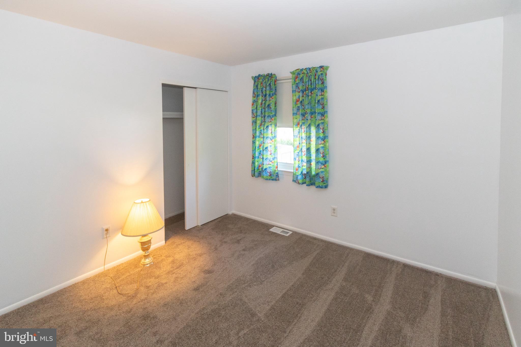 28 Greenwich Dr
