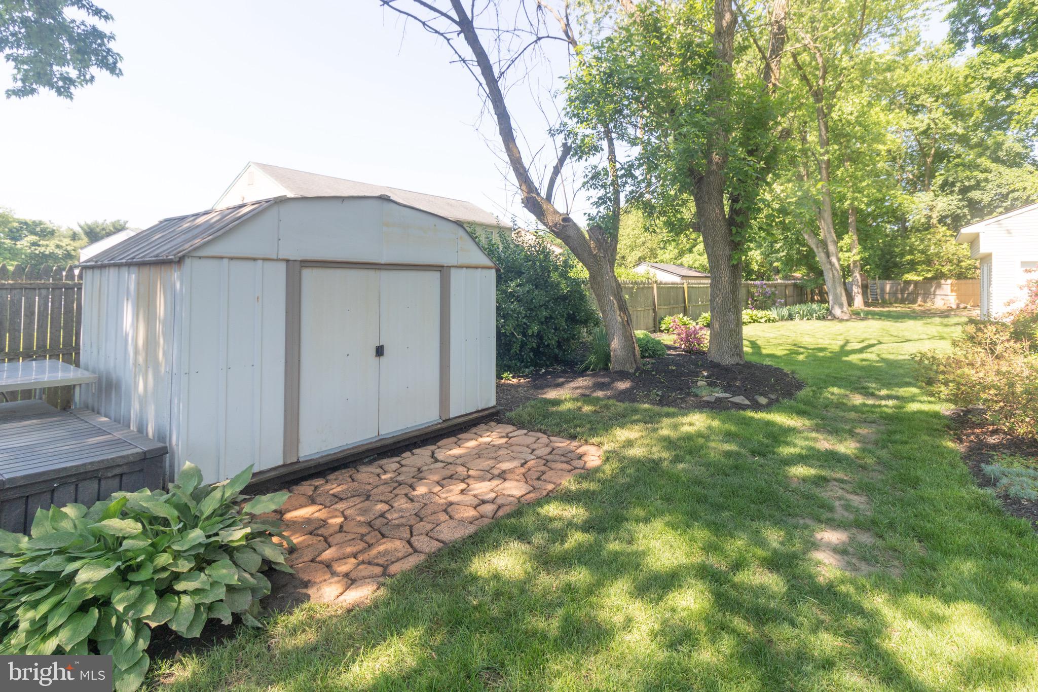 28 Greenwich Dr