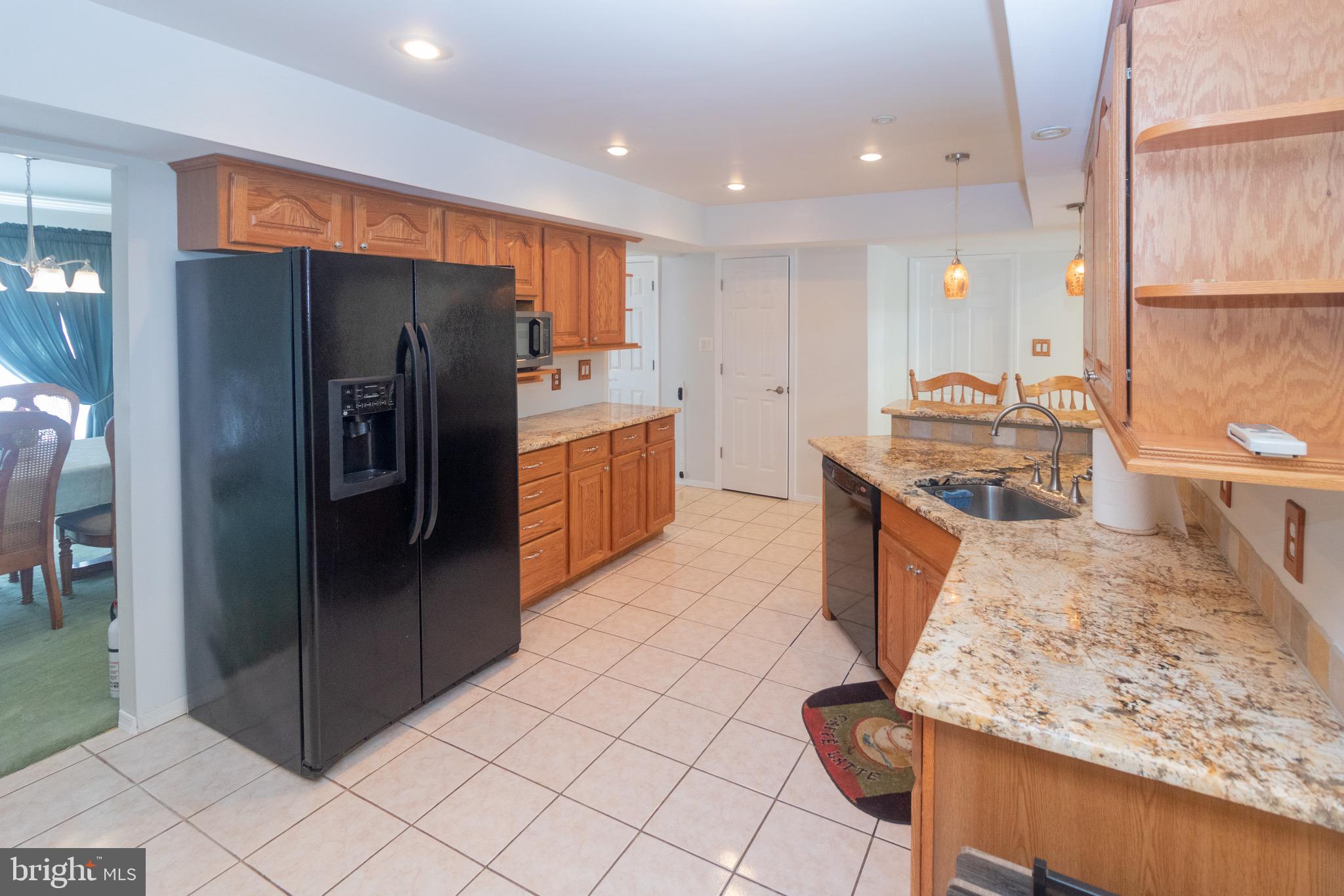 28 Greenwich Dr