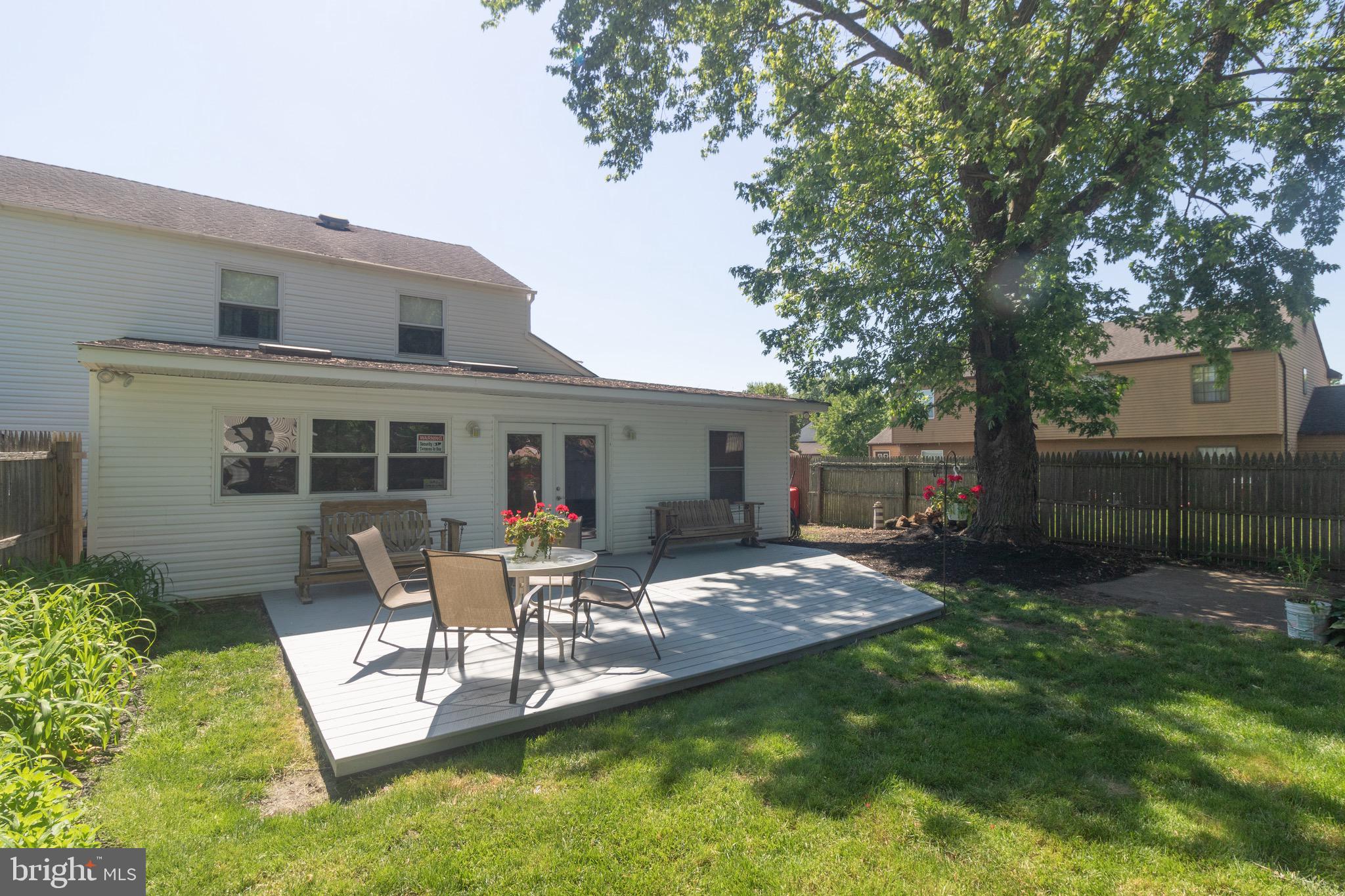 28 Greenwich Dr