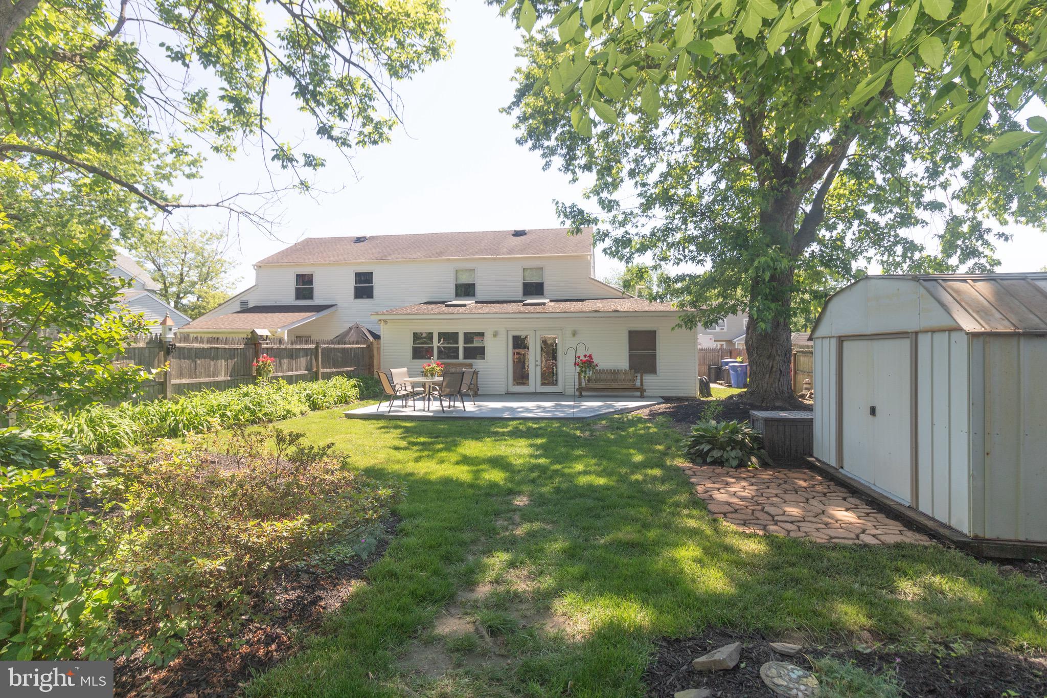 28 Greenwich Dr