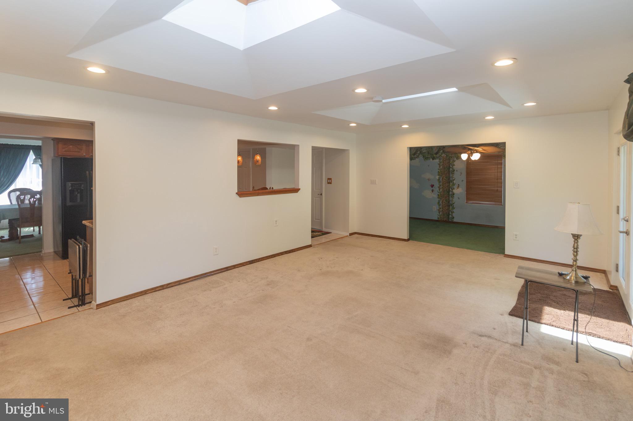 28 Greenwich Dr