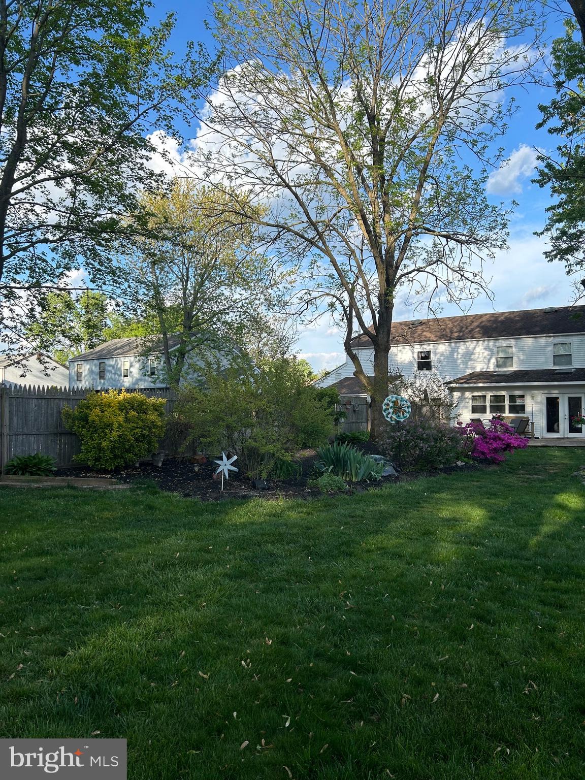 28 Greenwich Dr