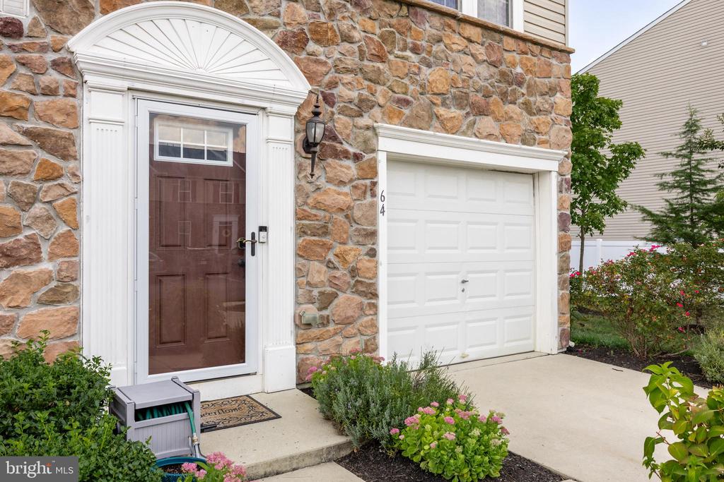 64 Benford Ln