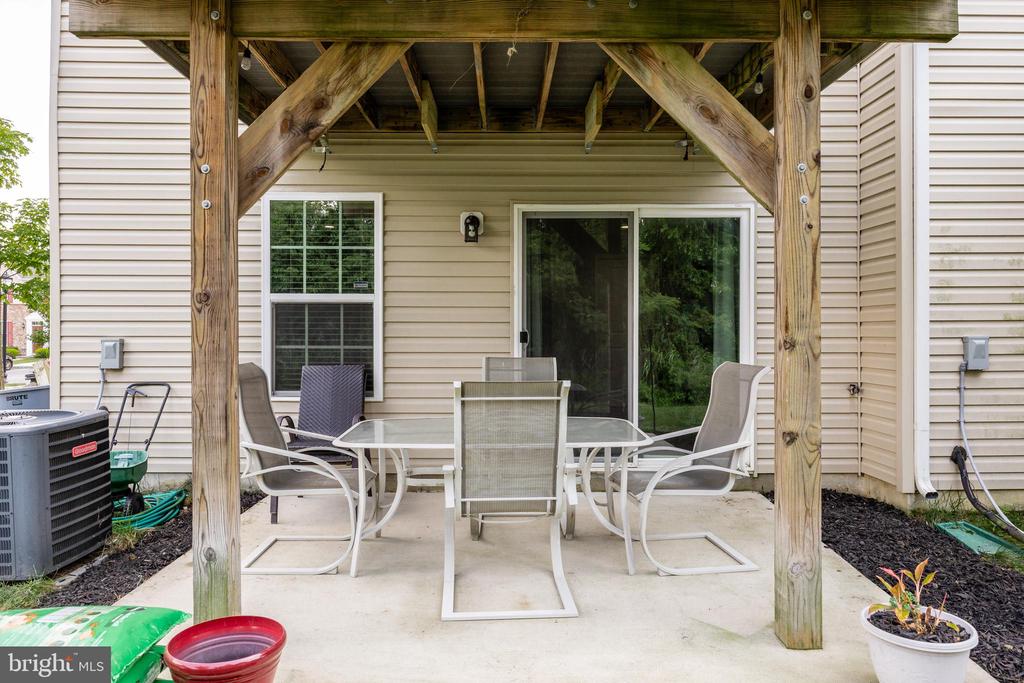 64 Benford Ln