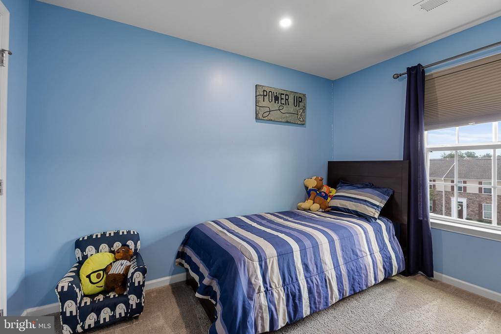 64 Benford Ln