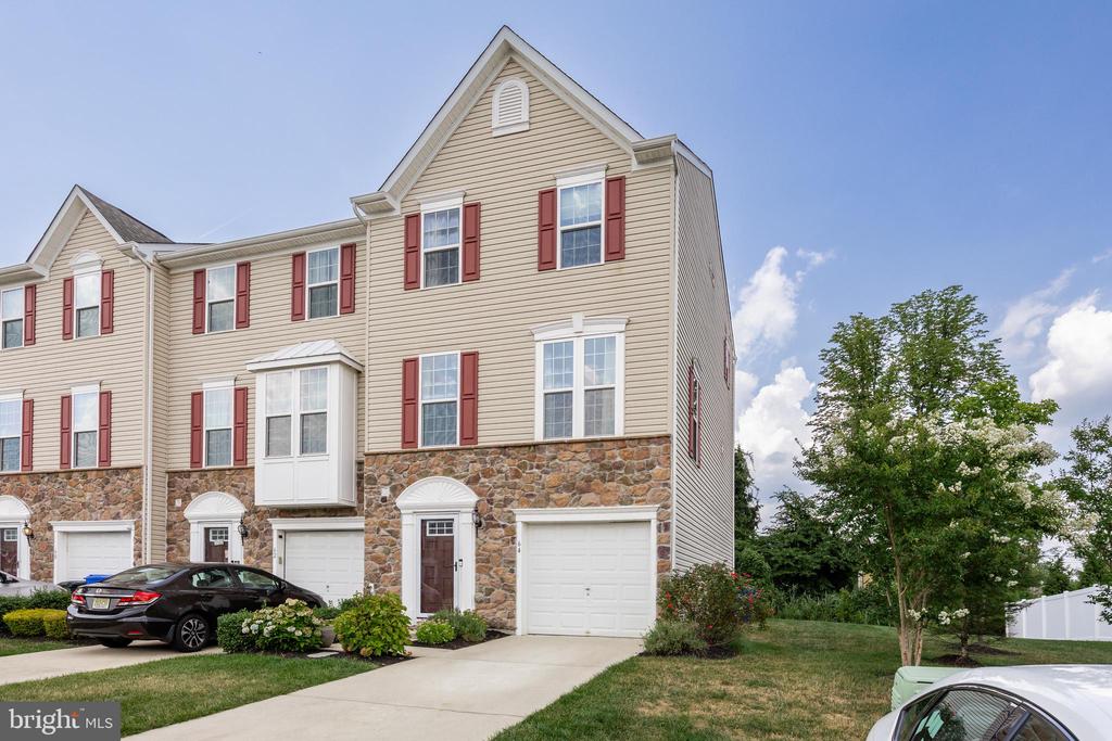 64 Benford Ln
