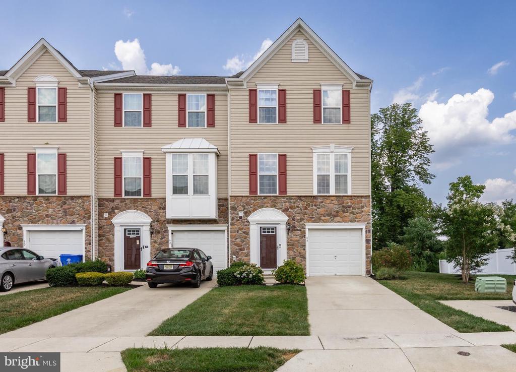 64 Benford Ln