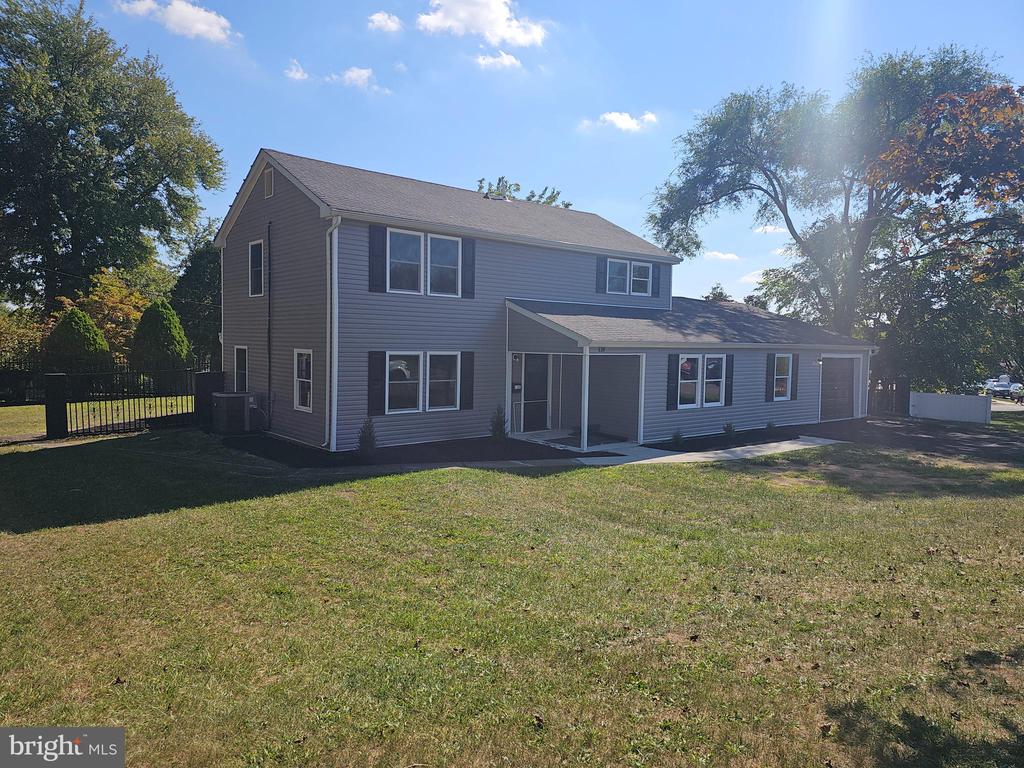 126 Hampshire Ln