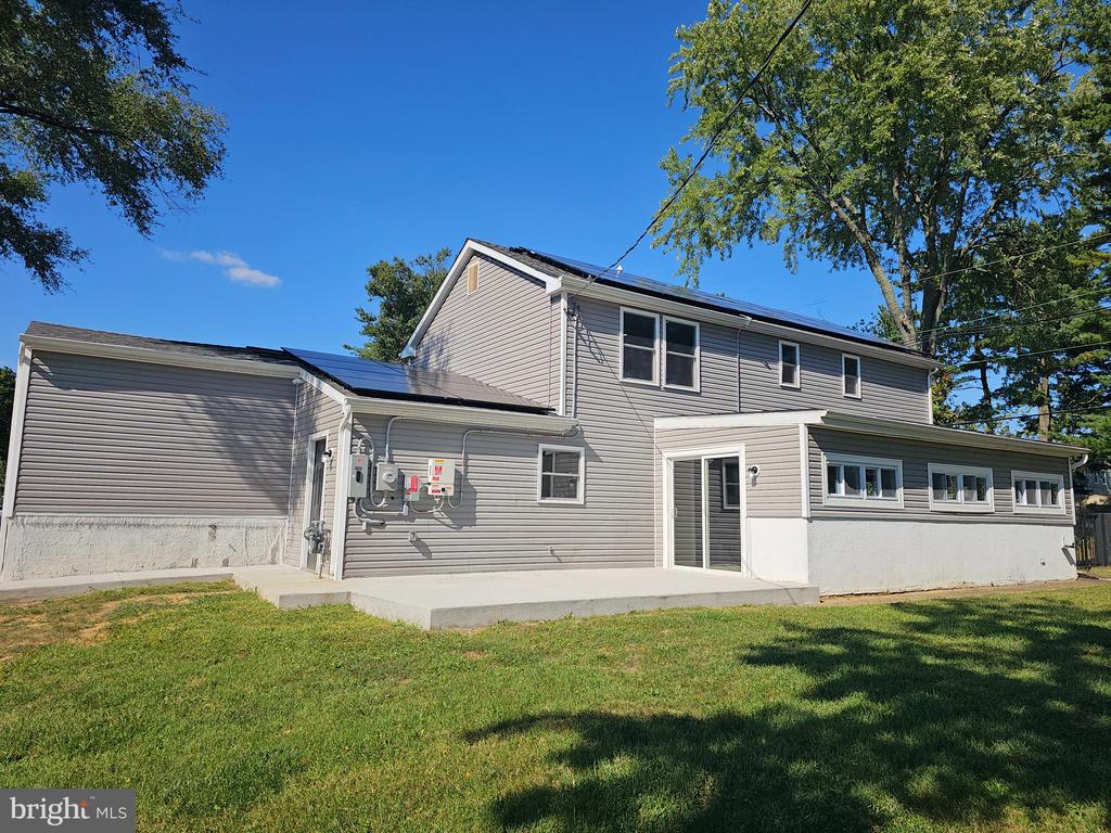 126 Hampshire Ln