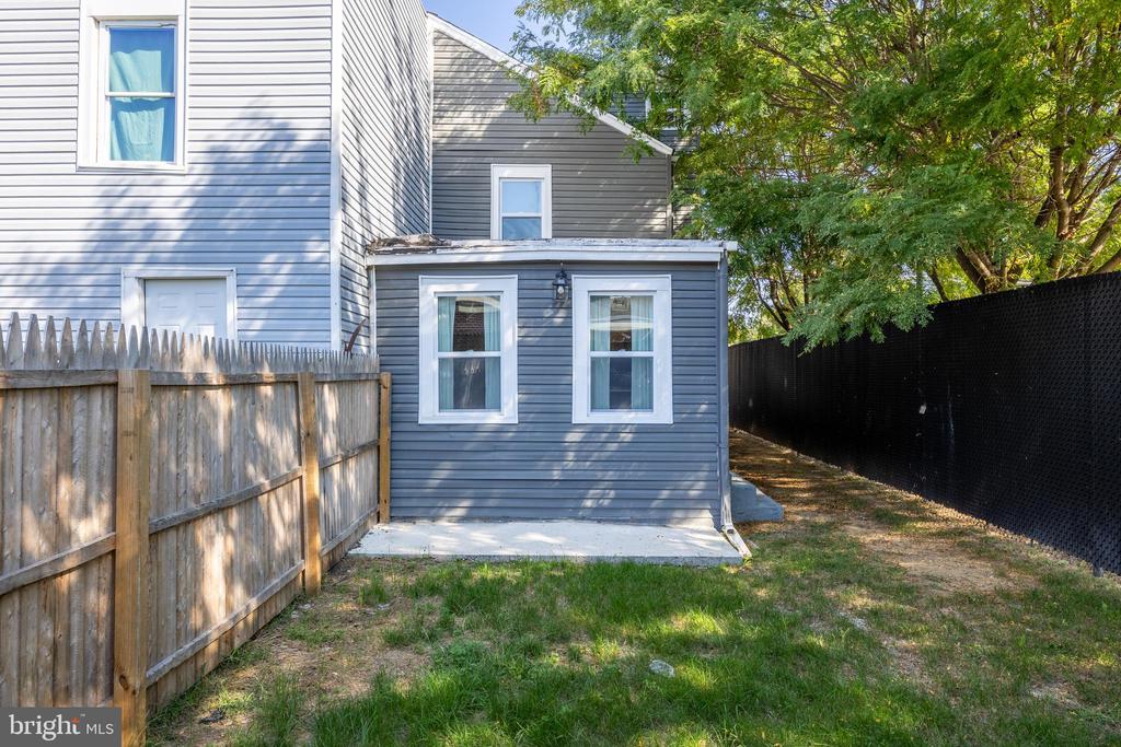 25 E Federal St