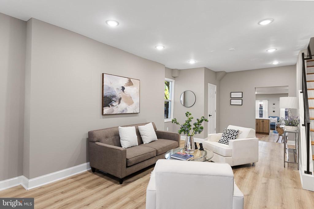 25 E Federal St