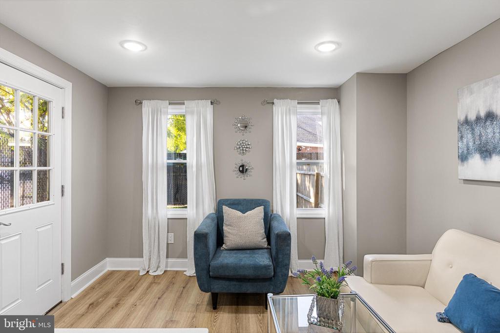25 E Federal St