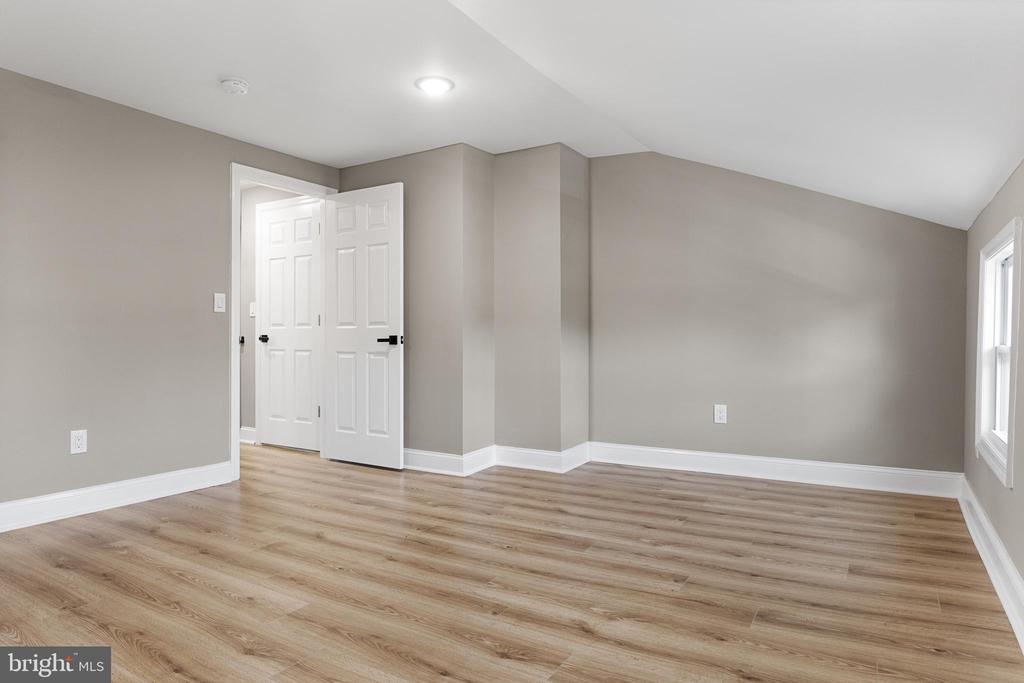25 E Federal St