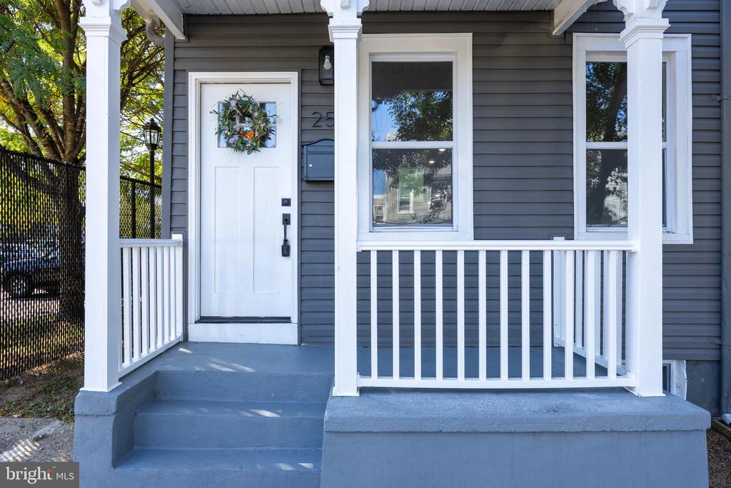 25 E Federal St