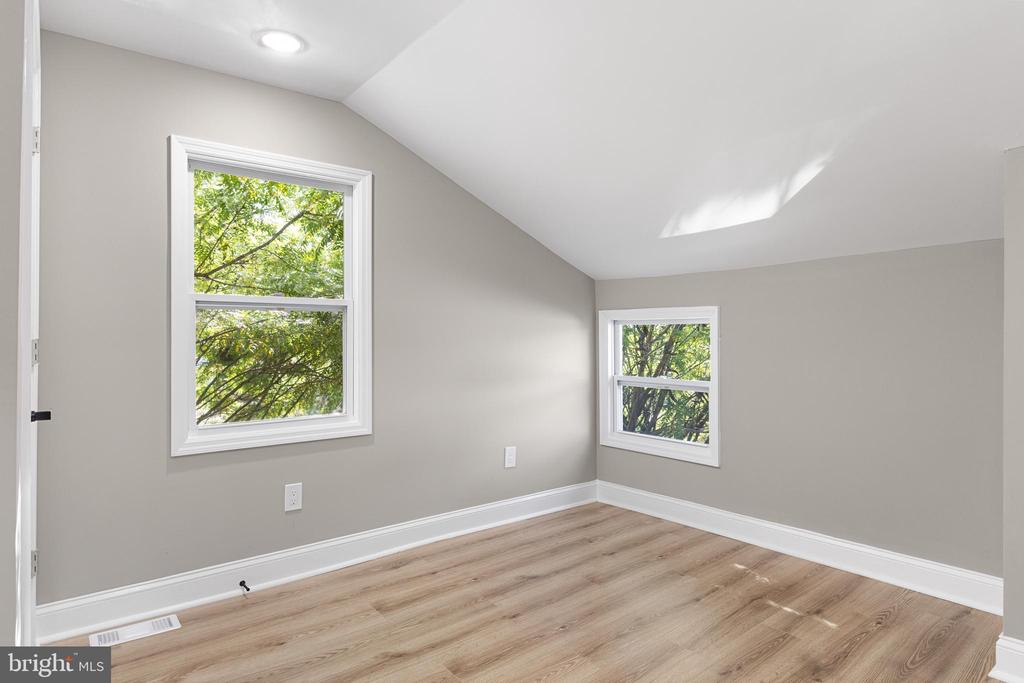 25 E Federal St