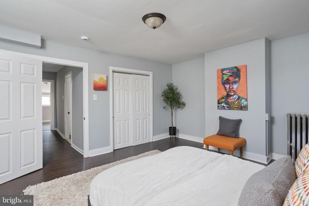 324 St Mary St