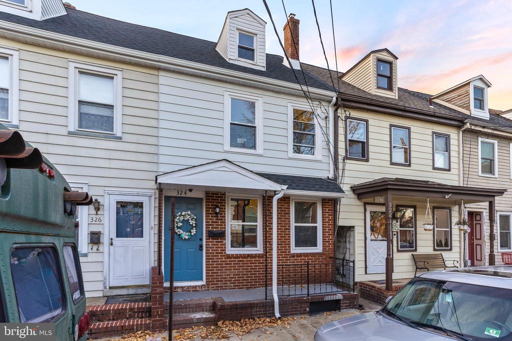 324 St Mary St