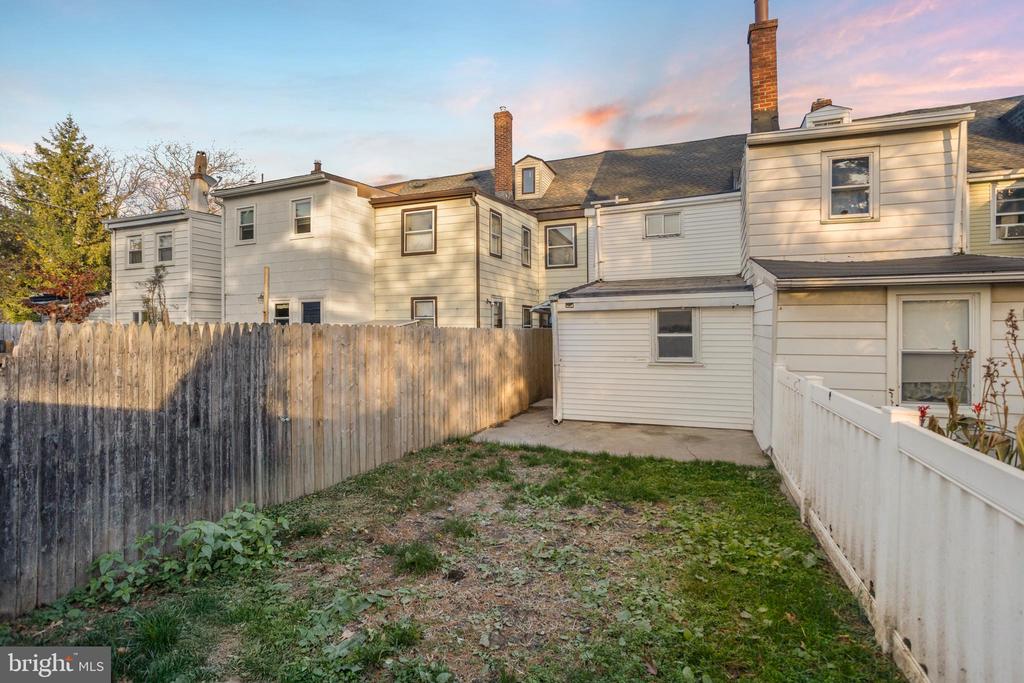324 St Mary St