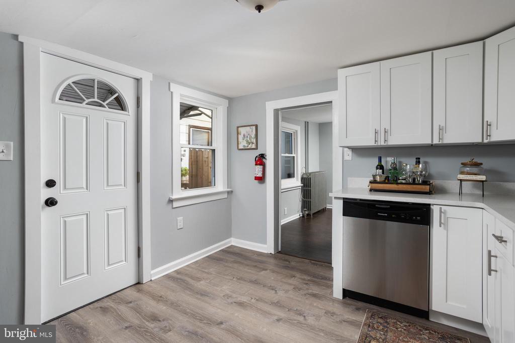 324 St Mary St