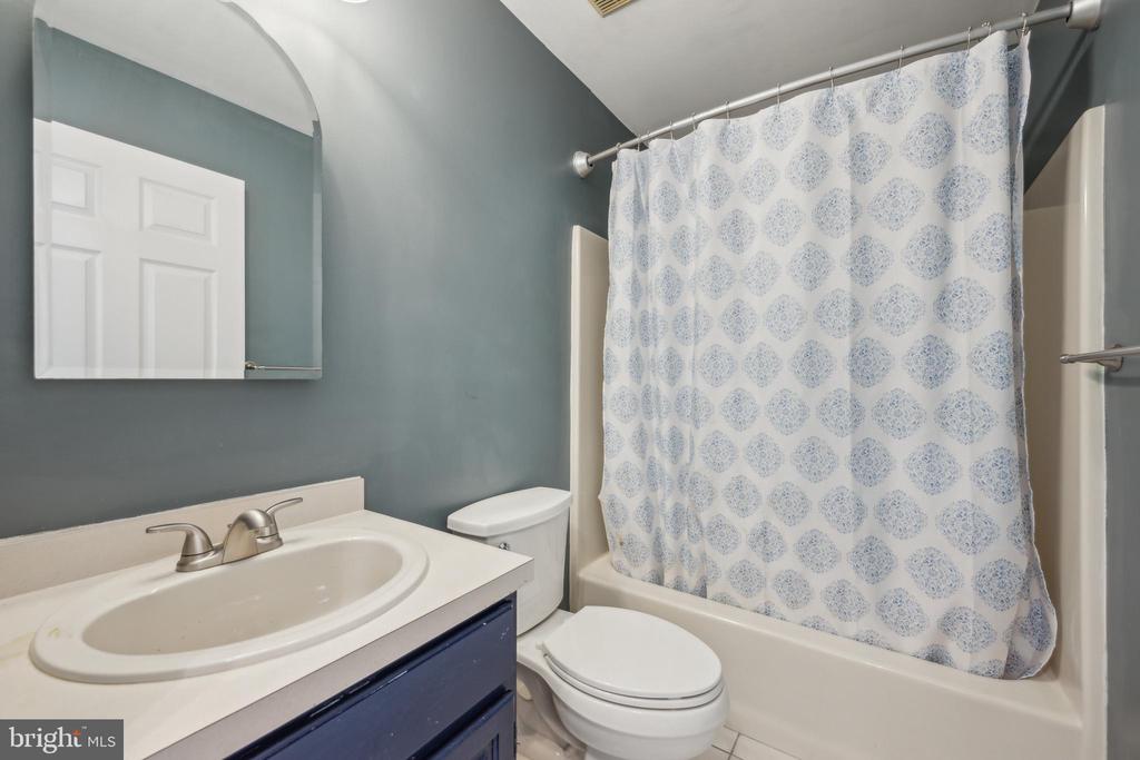 3 Kathryn Ct