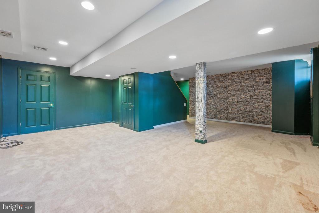3 Kathryn Ct