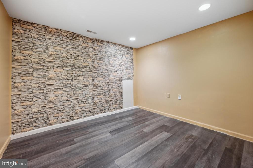 3 Kathryn Ct
