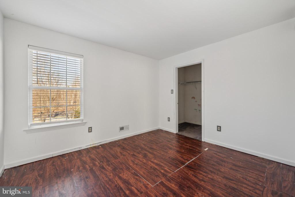 3 Kathryn Ct