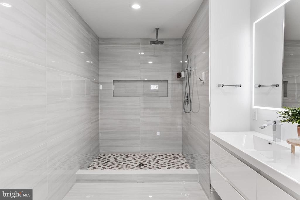 231 Lake Shore