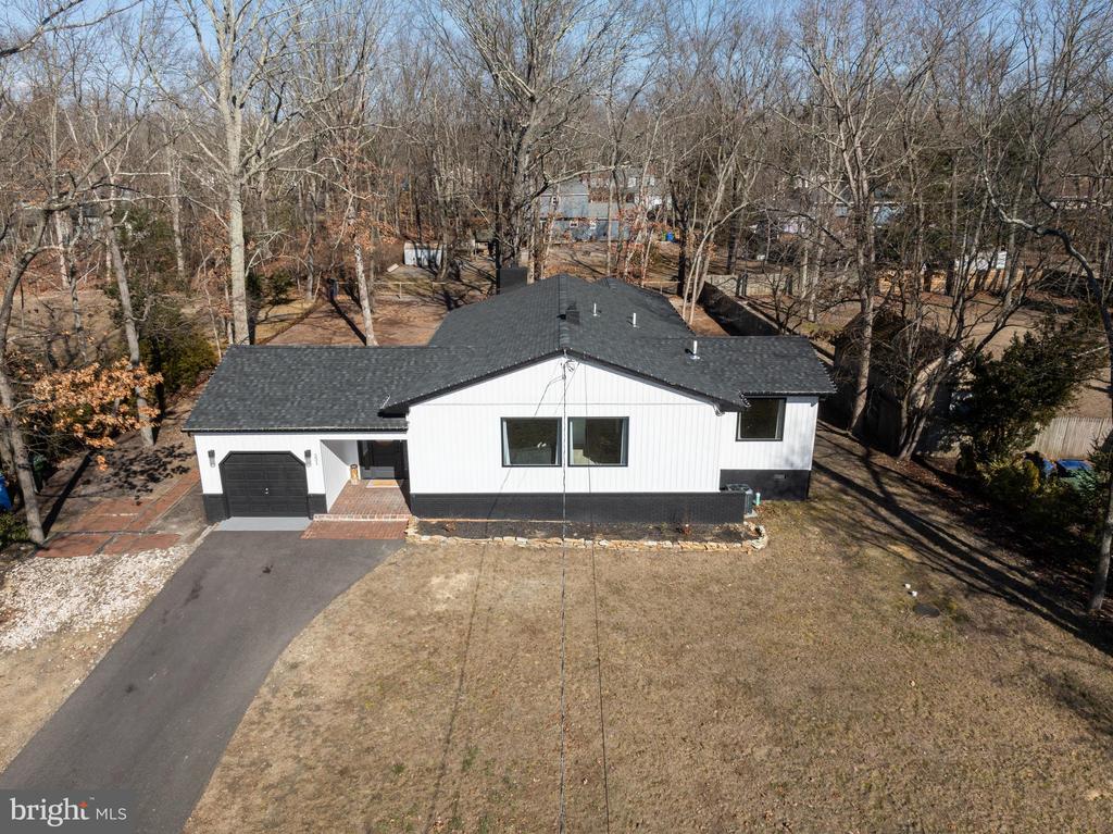 231 Lake Shore