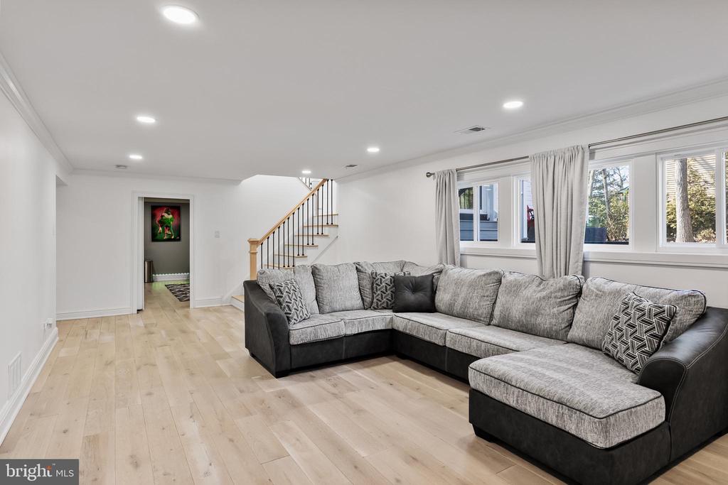 231 Lake Shore