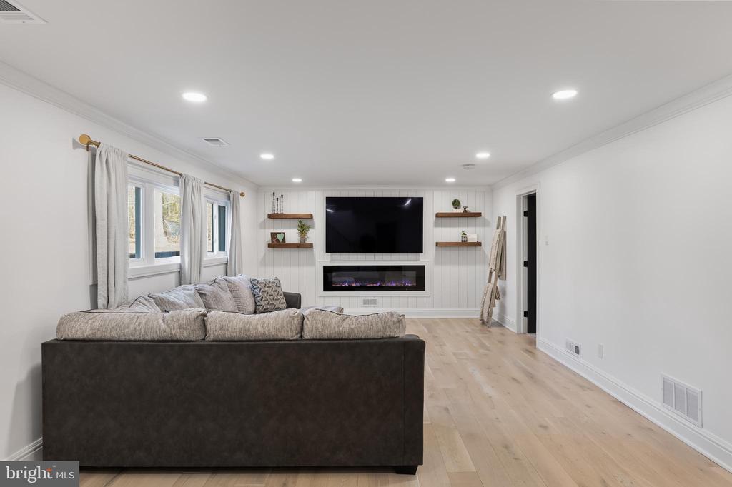 231 Lake Shore