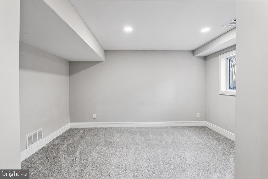 231 Lake Shore