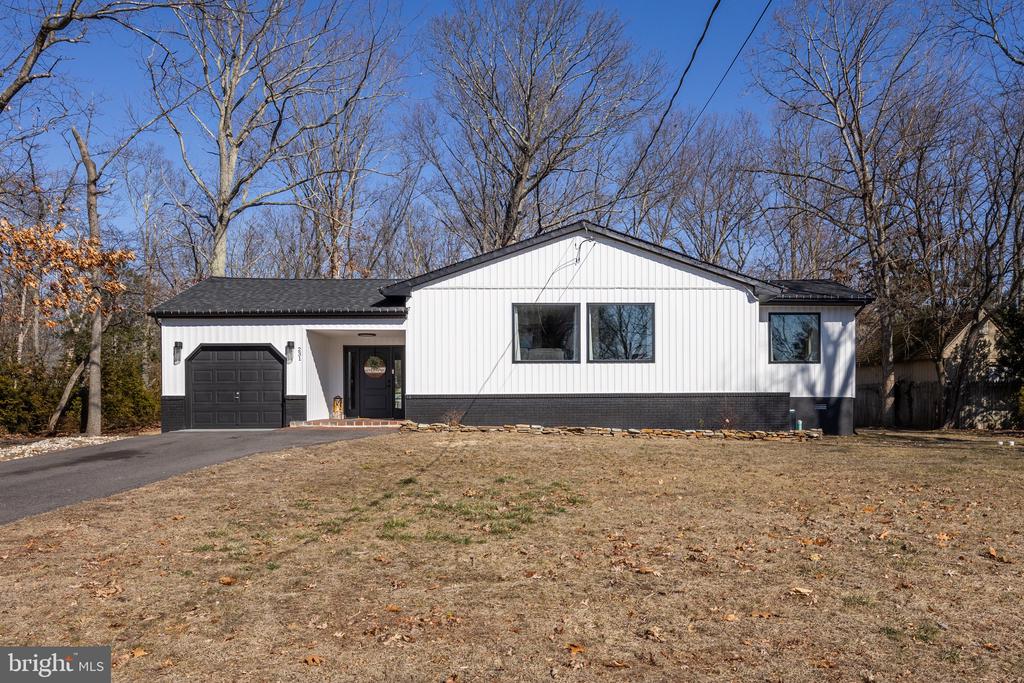 231 Lake Shore