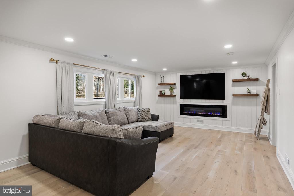 231 Lake Shore