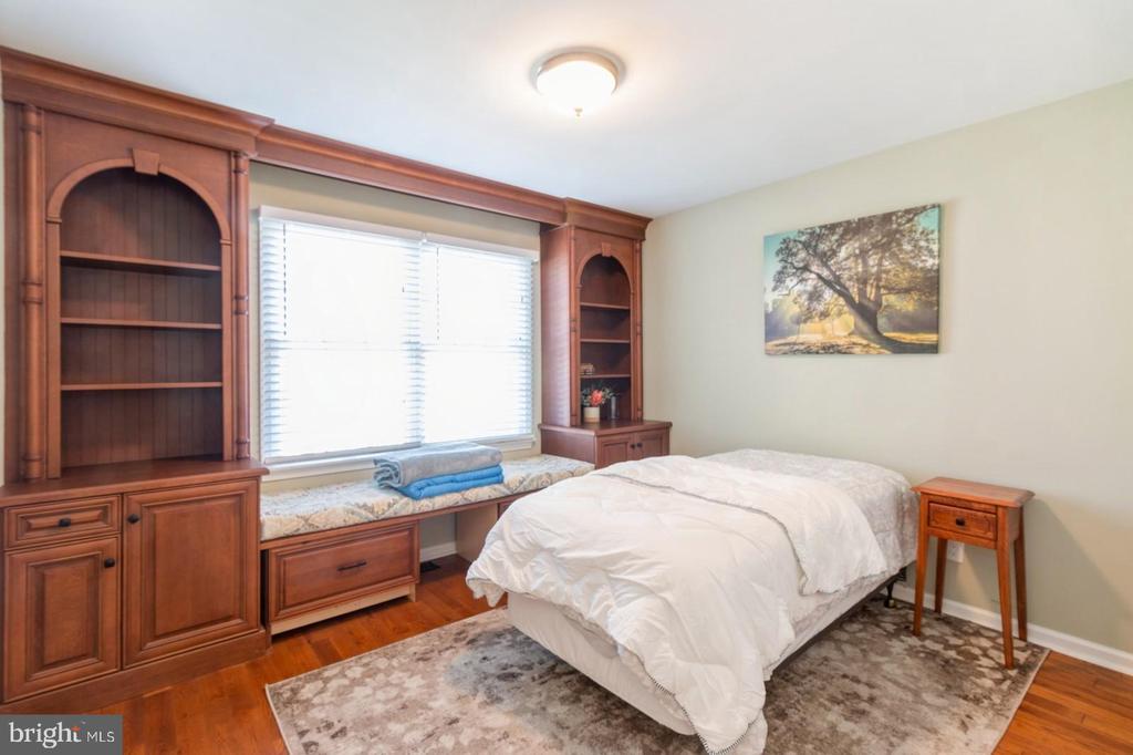 205 Amberfield Dr