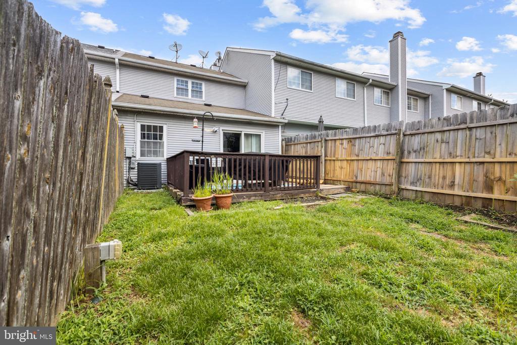 7 REGENCY DRIVE