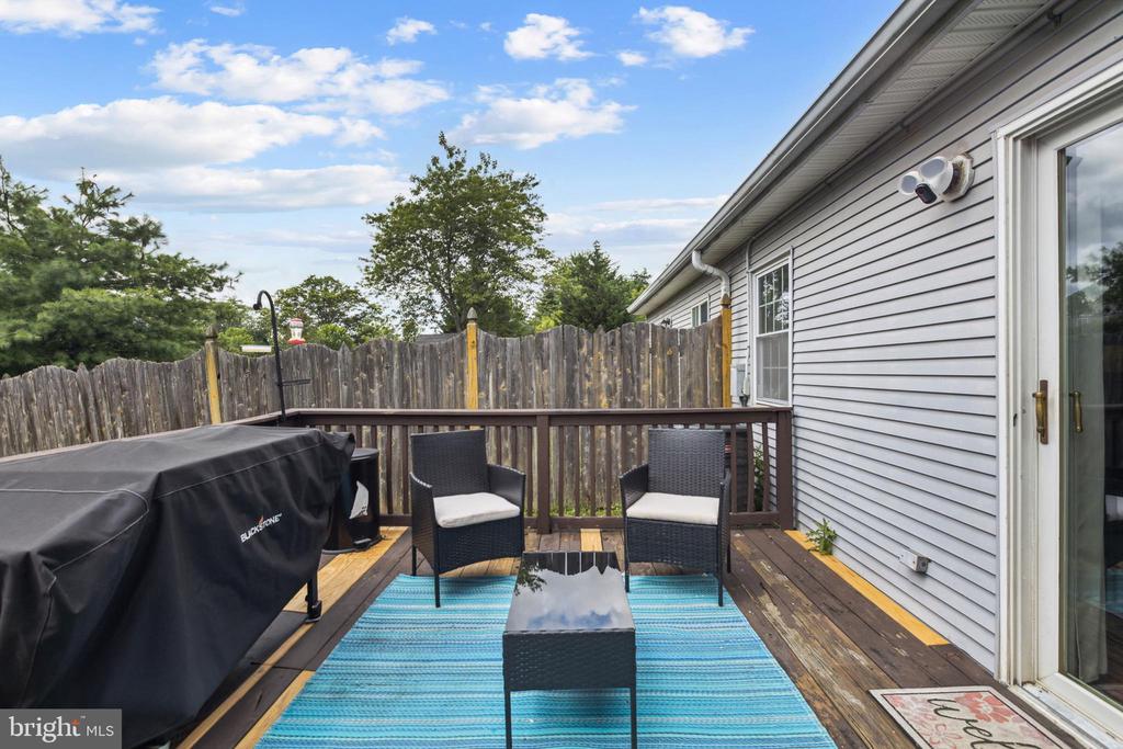 7 REGENCY DRIVE