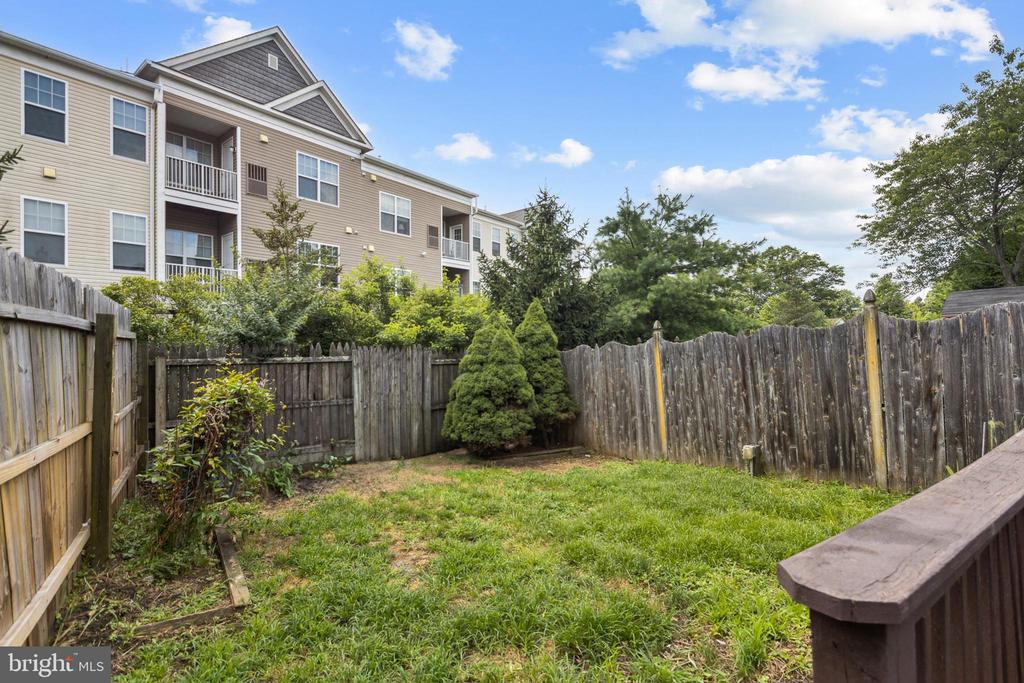 7 REGENCY DRIVE